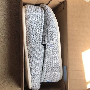 Brand New never worn Women’s Tom’s. Size 10.